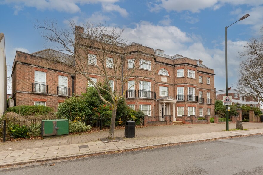 76 Crown Rd, Twickenham en venta - Foto del edificio - Imagen 3 de 16