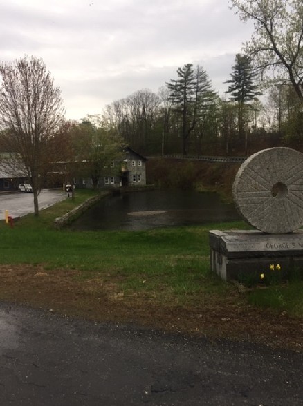 2531 Fort Bridgman Rd, Vernon, VT en alquiler - Foto del edificio - Imagen 2 de 4