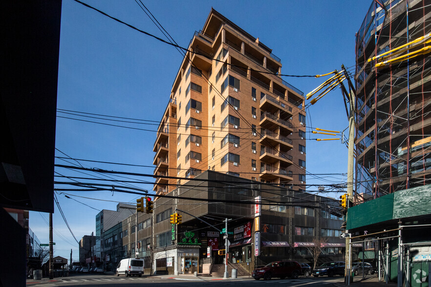 3636 Prince St, Flushing, NY en alquiler - Foto del edificio - Imagen 3 de 36