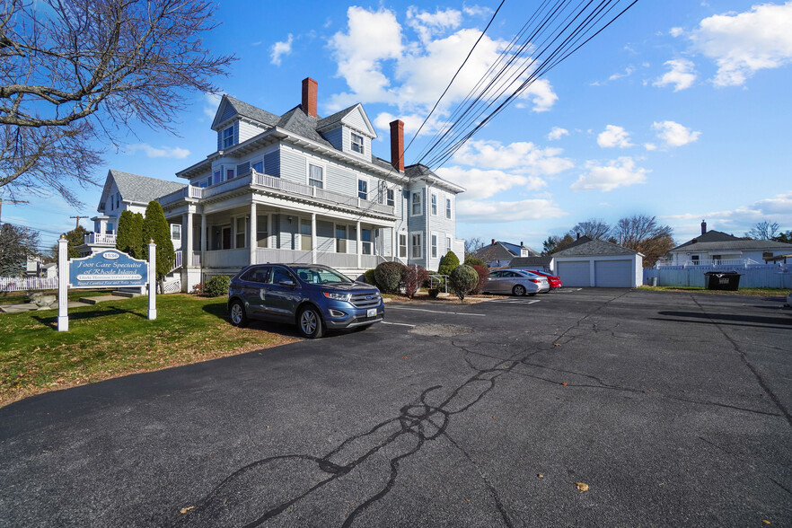 1536 Cranston St, Cranston, RI en alquiler - Foto del edificio - Imagen 3 de 7