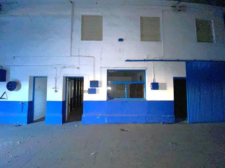 Nave en Cáceres en venta - Foto del edificio - Imagen 3 de 17