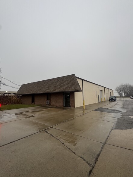 41590 Production Dr, Harrison Township, MI en alquiler - Foto del edificio - Imagen 3 de 18