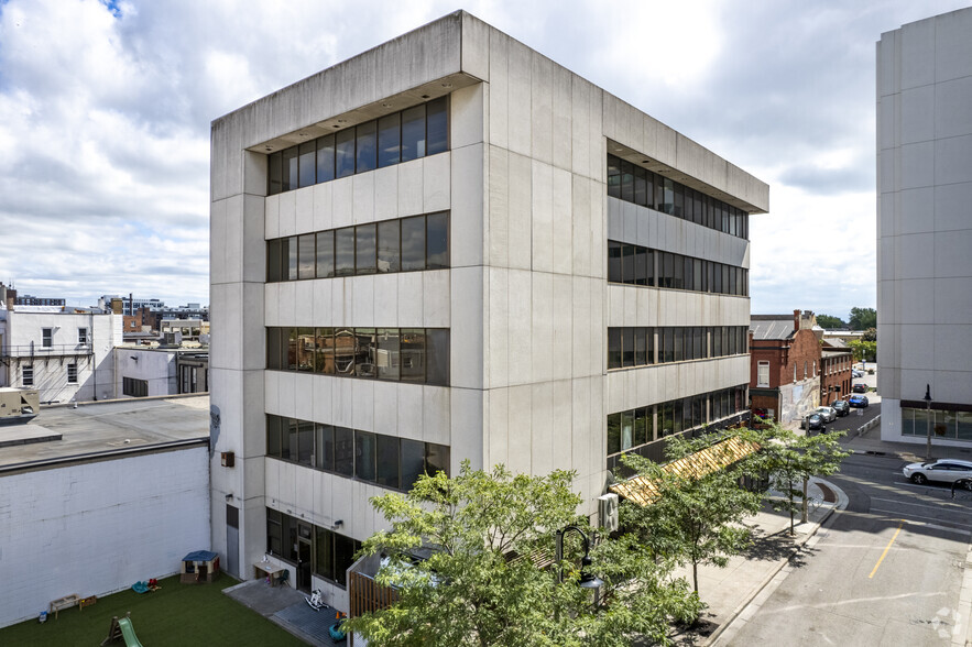 22 King St W, Oshawa, ON en venta - Foto del edificio - Imagen 2 de 4