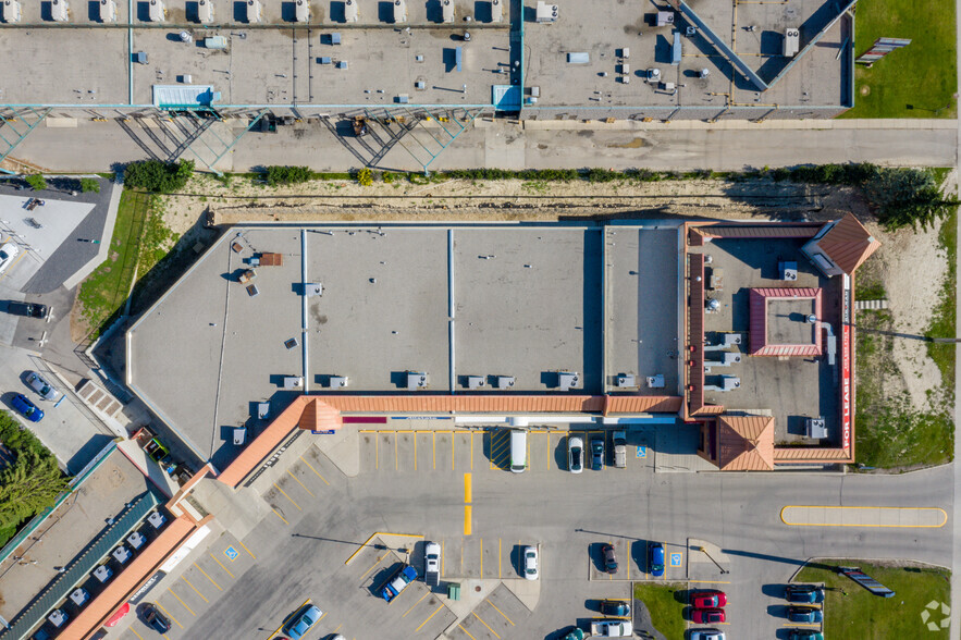 9737 Macleod Trl S, Calgary, AB en alquiler - Vista aérea - Imagen 3 de 8