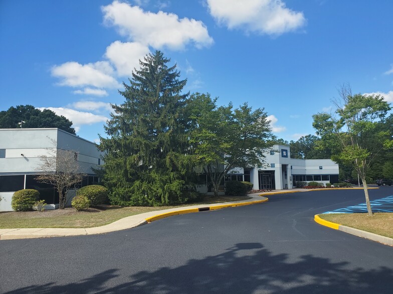 10 Industrial Way E, Eatontown, NJ en venta - Foto del edificio - Imagen 1 de 7