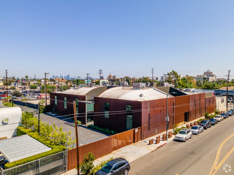 706-720 N Cahuenga Blvd, Los Angeles, CA en alquiler - Foto del edificio - Imagen 2 de 76