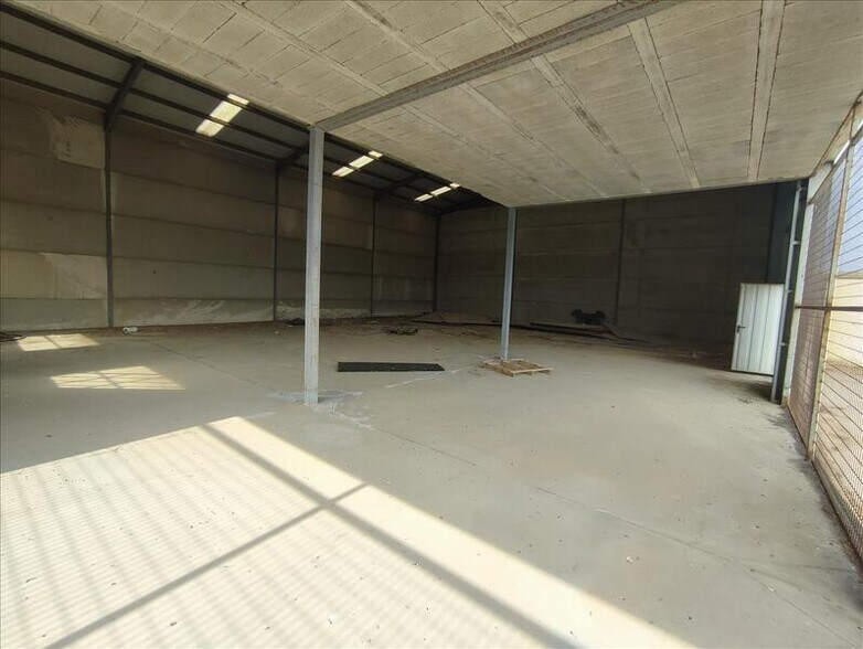 Nave en Mérida, Badajoz en venta - Foto del interior - Imagen 2 de 7