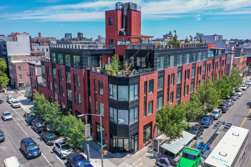 219-237 Grand St, Brooklyn, NY en alquiler - Vista aérea - Imagen 1 de 32