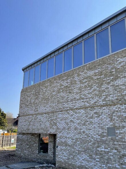 1602 Great Cambridge Rd, Enfield en venta - Foto del edificio - Imagen 2 de 6