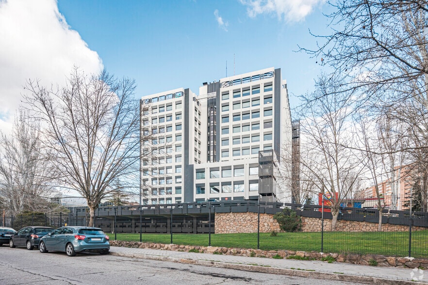 Calle Condesa de Venadito, 1, Madrid, Madrid en alquiler - Foto del edificio - Imagen 3 de 22