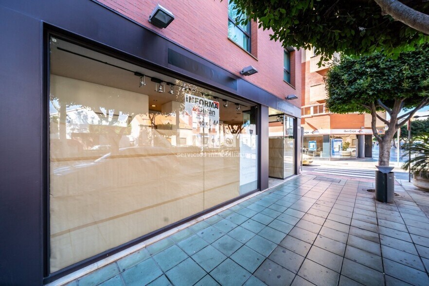 Local en El Ejido, Almería en alquiler - Foto del edificio - Imagen 3 de 38