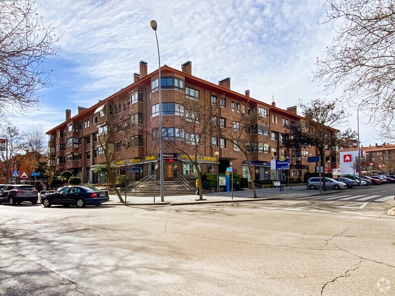 Avenida de Viñuelas, 52, Tres Cantos, Madrid en alquiler - Foto del edificio - Imagen 1 de 2