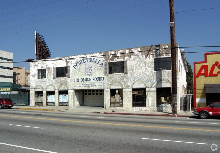 2226 S Sepulveda Blvd, Los Angeles, CA en venta - Foto del edificio - Imagen 2 de 2