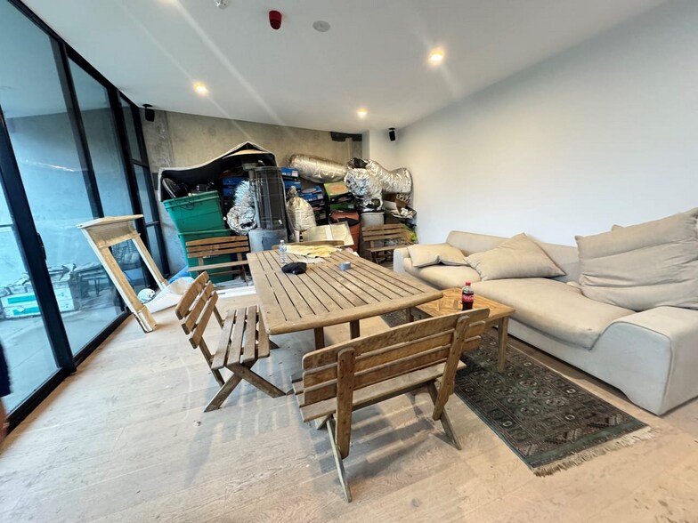 30 Beverley St, Yarraville en venta - Foto del interior - Imagen 3 de 5