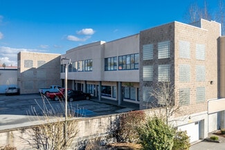 Más detalles de 22722 Lougheed Hwy, Maple Ridge, BC - Oficina en venta