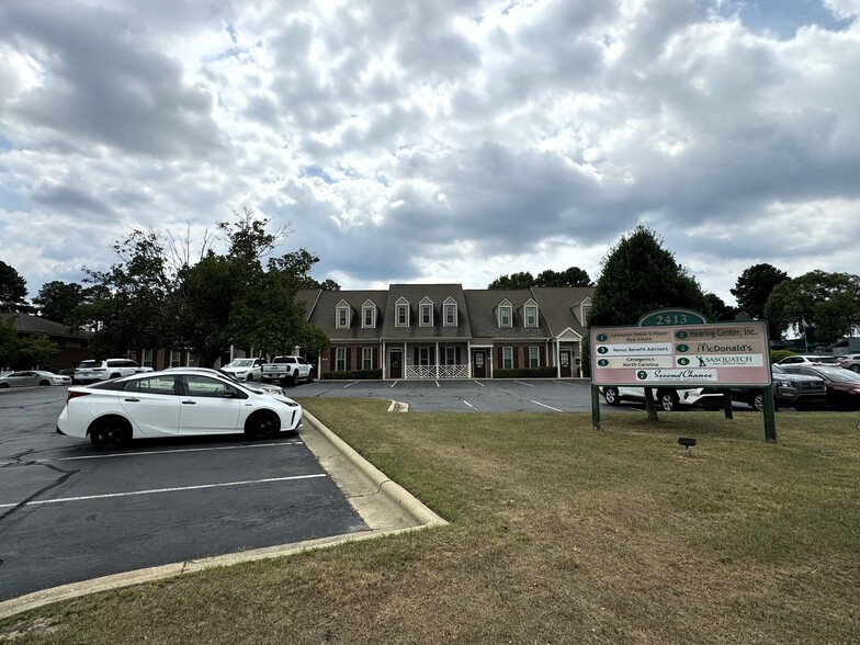 2413 Robeson St, Fayetteville, NC en alquiler - Foto del edificio - Imagen 1 de 11