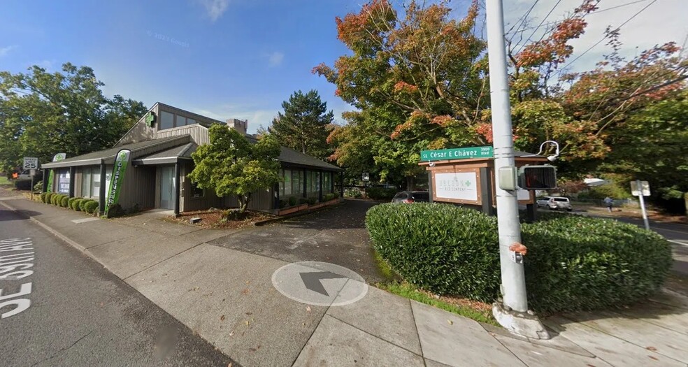 4509-4511 SE Cesar E Chavez Blvd, Portland, OR en venta - Foto del edificio - Imagen 1 de 7