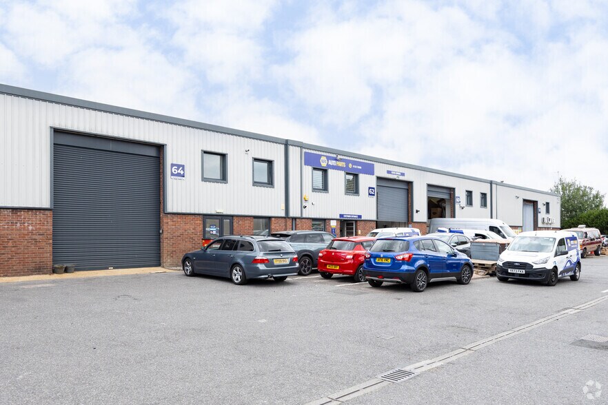 58-66 Hammonds Dr, Eastbourne en alquiler - Foto del edificio - Imagen 2 de 3