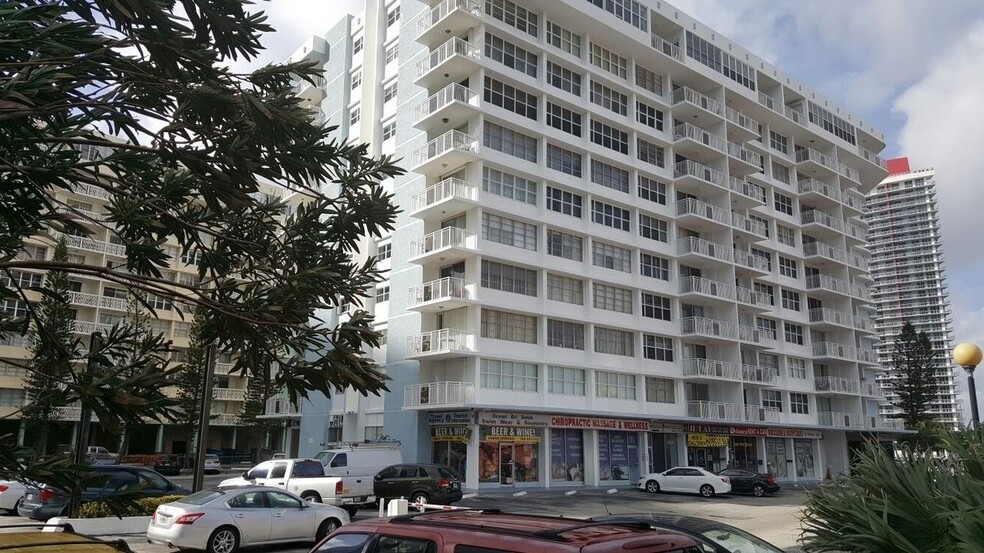 Imperial Towers North Commercial Condo cartera de 3 inmuebles en venta en LoopNet.es - Foto principal - Imagen 1 de 1