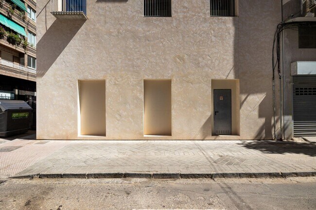 Más detalles de Calle Azhuma, 38, Granada - Local en venta