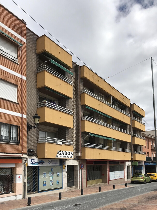Más detalles de Calle del Real, 28, Colmenar Viejo - Edificio residencial​ en venta