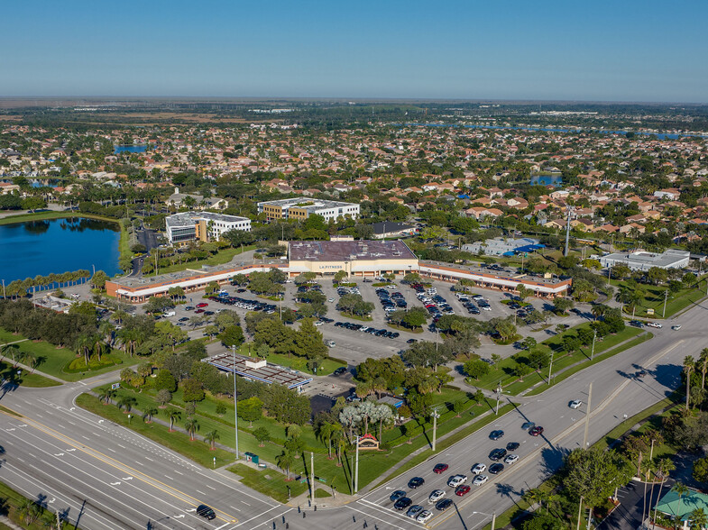 18411-18489 Pines Blvd, Pembroke Pines, FL en alquiler - Vista aérea - Imagen 1 de 7