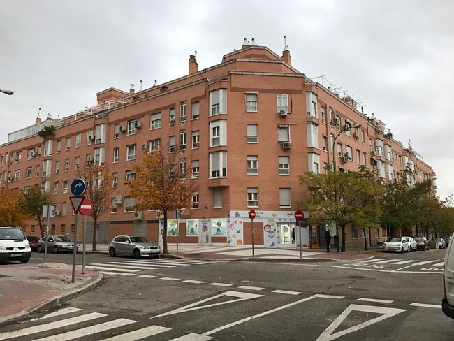Más detalles de Calle De Sajonia, 7, Madrid - Edificio residencial​ en venta