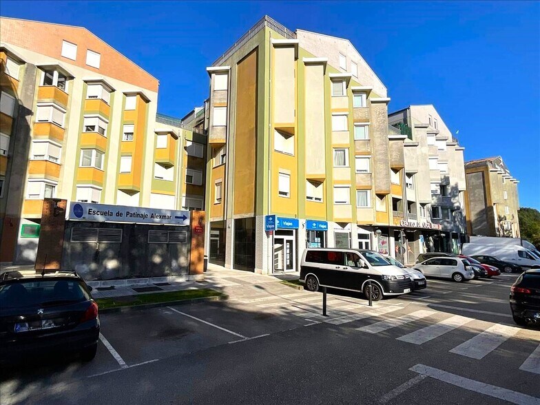 Local en Santa Cruz de Bezana en venta - Foto del edificio - Imagen 2 de 25