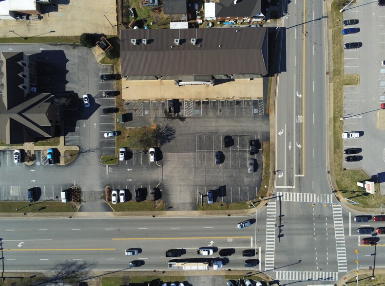 129 N Locust Ave, Lawrenceburg, TN en alquiler - Vista aérea - Imagen 2 de 7