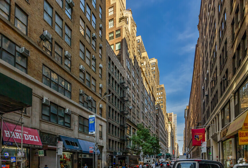 241 W 36th St, New York, NY en alquiler - Foto del edificio - Imagen 2 de 5