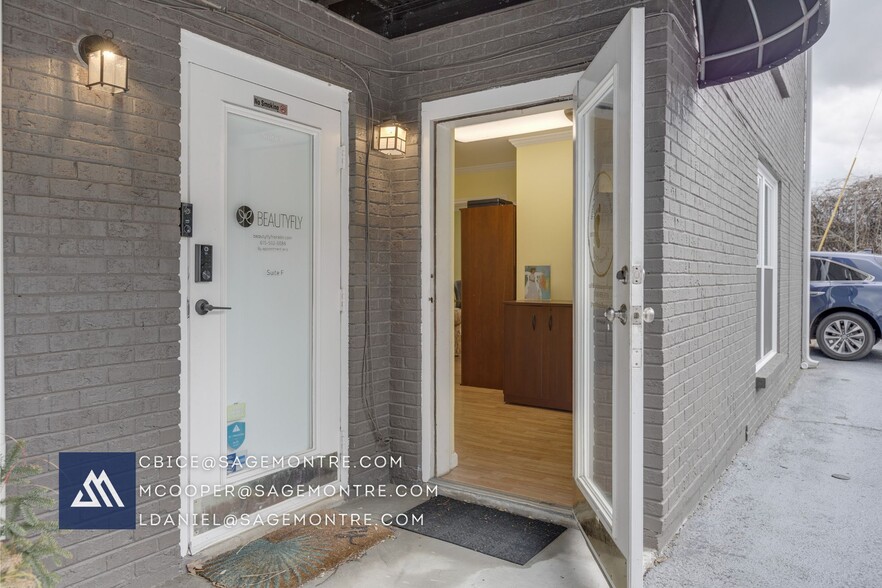 1226 Lakeview Dr, Franklin, TN en venta - Foto del edificio - Imagen 2 de 35