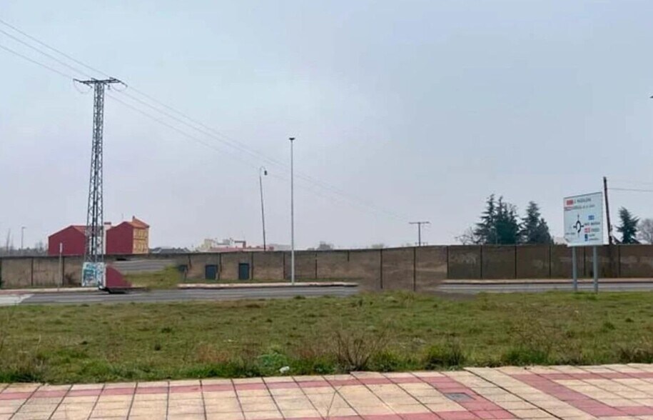 Terreno en León en venta - Foto del edificio - Imagen 1 de 5
