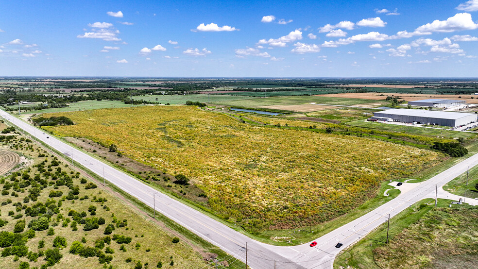 NEC of 53rd St & N Webb rd, Bel Aire, KS en alquiler - Foto del edificio - Imagen 2 de 4