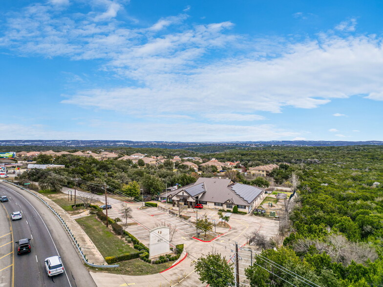 601 Ranch Road 620 S, Lakeway, TX en venta - Foto del edificio - Imagen 1 de 11