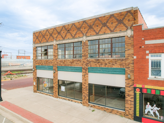 200 W Grand Ave, Ponca City, OK en venta - Foto del edificio - Imagen 1 de 27