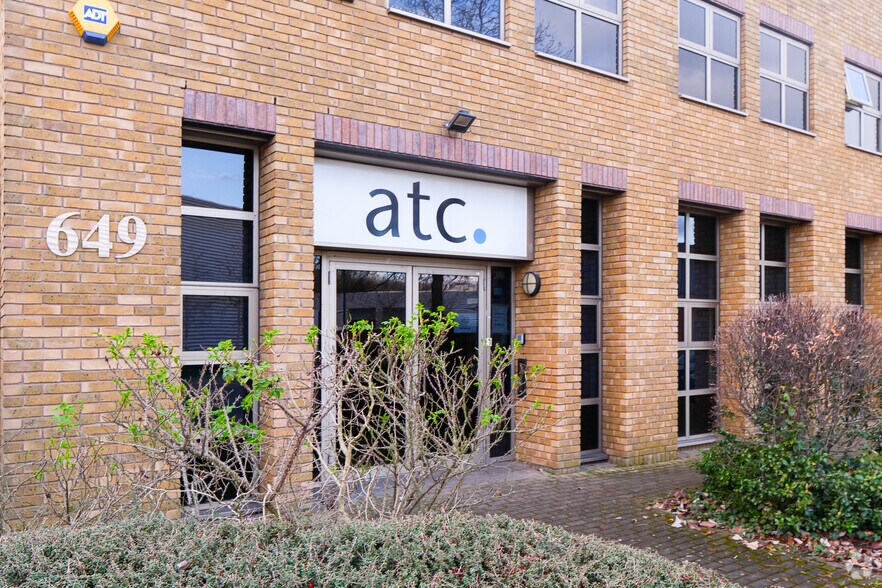 649 River Gdns, Feltham en alquiler - Foto del edificio - Imagen 3 de 5