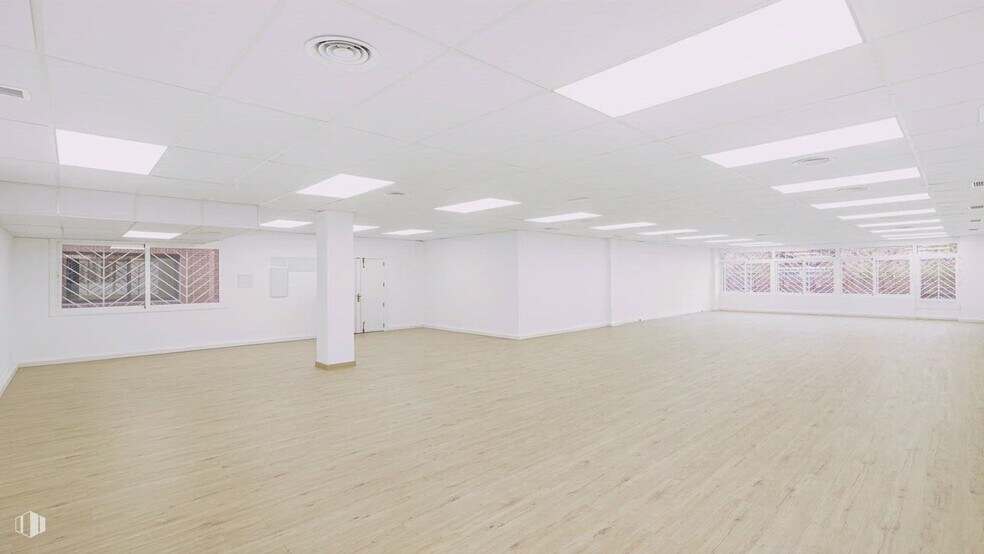 Calle Orense, 20, Madrid, Madrid en venta - Vídeo de anuncio comercial - Imagen 2 de 2