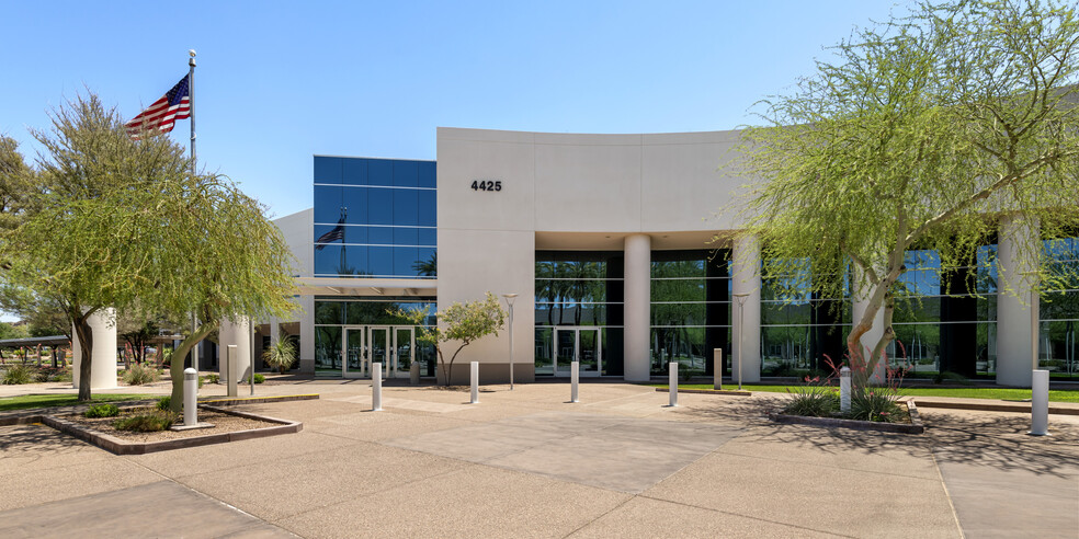 4425 E Cotton Center Blvd, Phoenix, AZ en alquiler - Foto del edificio - Imagen 1 de 3