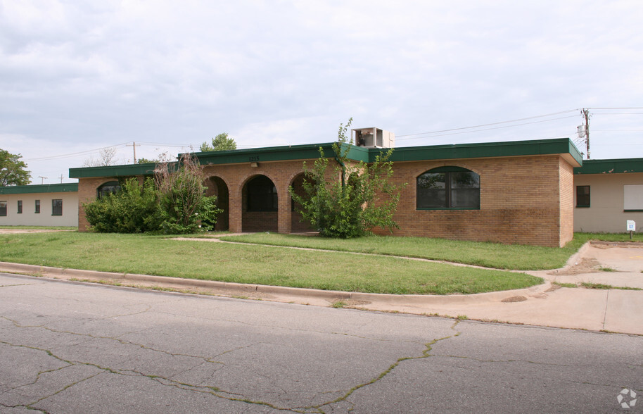 1215 NE 34th St, Oklahoma City, OK en venta - Foto del edificio - Imagen 2 de 17