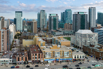 2401 Yonge St, Toronto, ON - VISTA AÉREA  vista de mapa