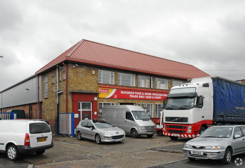 6-8 Dalston Gdns, Stanmore en venta - Foto del edificio - Imagen 3 de 3