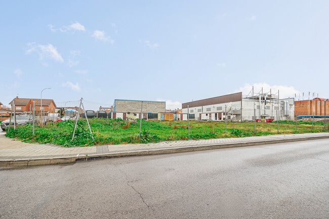 Más detalles de Calle de Abril, s/n, Madrid - Terreno en venta