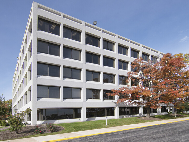 1821 Walden Office Sq, Schaumburg, IL en alquiler - Foto del edificio - Imagen 1 de 7