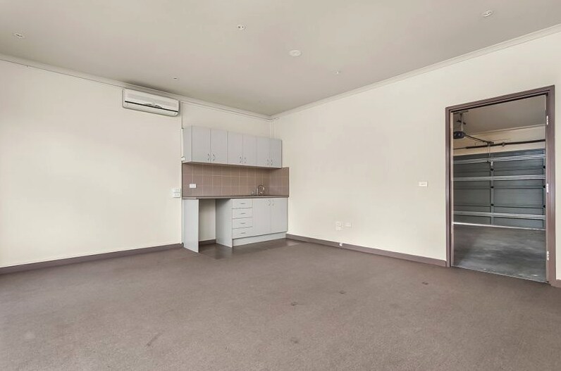 39 Elizabeth St, Kensington, VIC 3031 - Unidad 1A -  - Foto del interior - Image 1 of 3