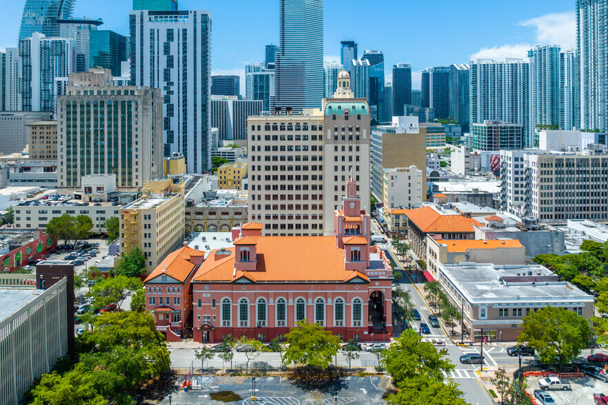 117 NE 1st Ave, Miami, FL en alquiler - Foto del edificio - Imagen 3 de 42