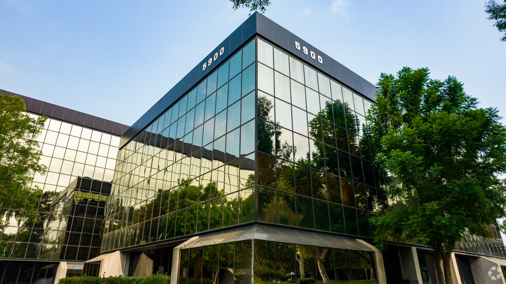 5900 Canoga Ave, Woodland Hills, CA en alquiler - Foto del edificio - Imagen 2 de 13