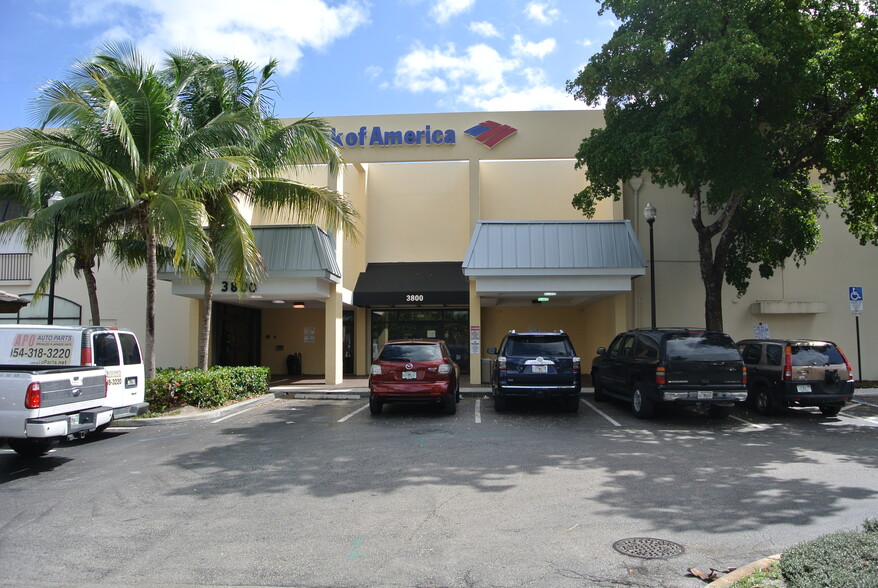 3800 W Broward Blvd, Fort Lauderdale, FL en alquiler - Foto del edificio - Imagen 2 de 7