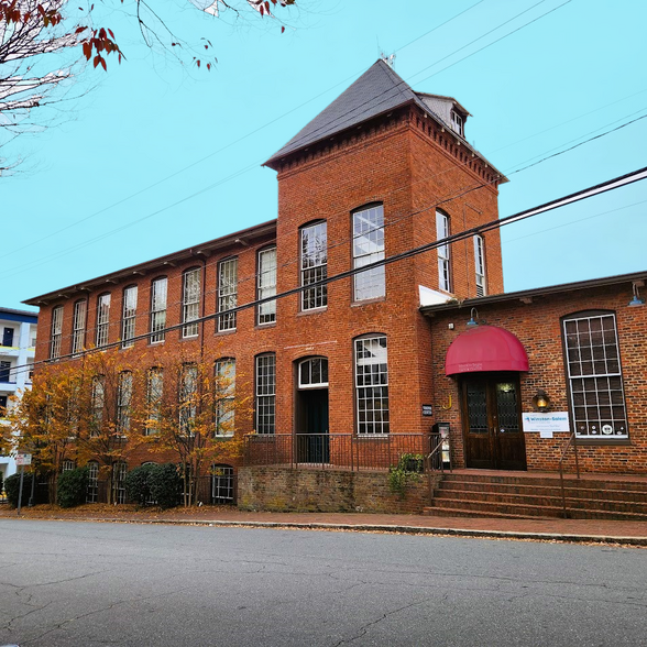 200 Brookstown Ave, Winston-Salem, NC en alquiler - Foto del edificio - Imagen 1 de 22