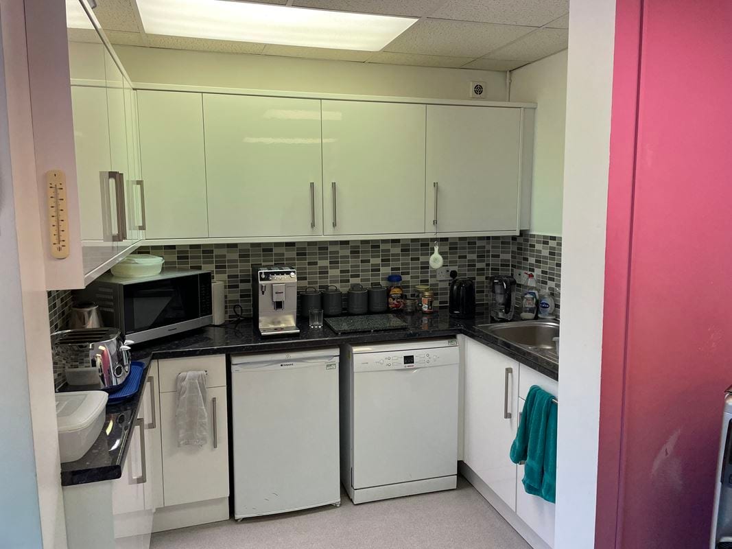 Torwood Clos, Coventry, WMD CV4 8HX - Unidad 21-23 -  - Foto del interior - Image 1 of 3