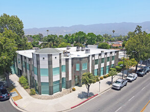 1415 W Magnolia Blvd, Burbank, CA - VISTA AÉREA  vista de mapa